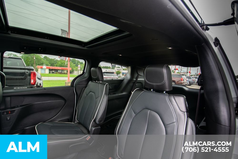 2024 Chrysler Pacifica Limited photo 8
