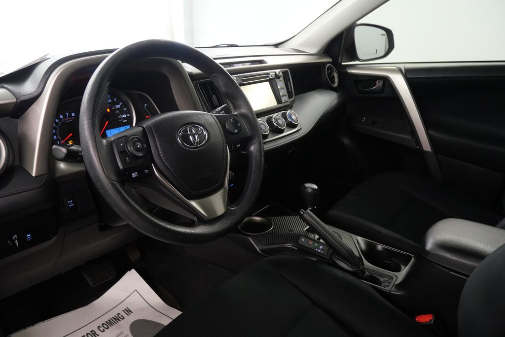 2015 Toyota RAV4 LE 13