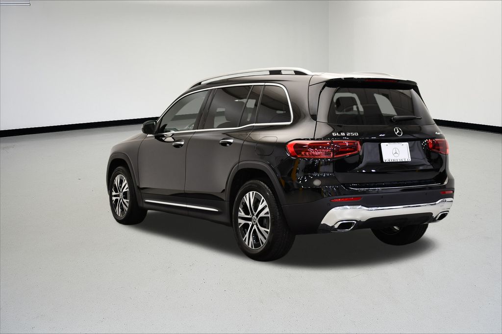 Thumbnail: 2026 Mercedes-Benz GLB - 3