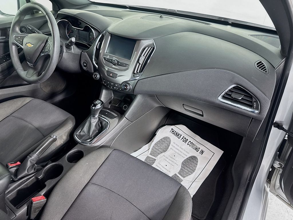 2018 Chevrolet Cruze LT photo