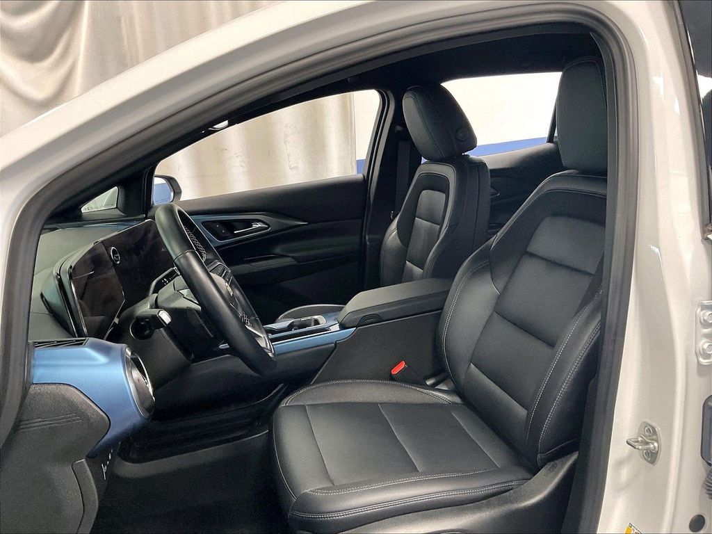 2024 Chevrolet Equinox EV — photo 10