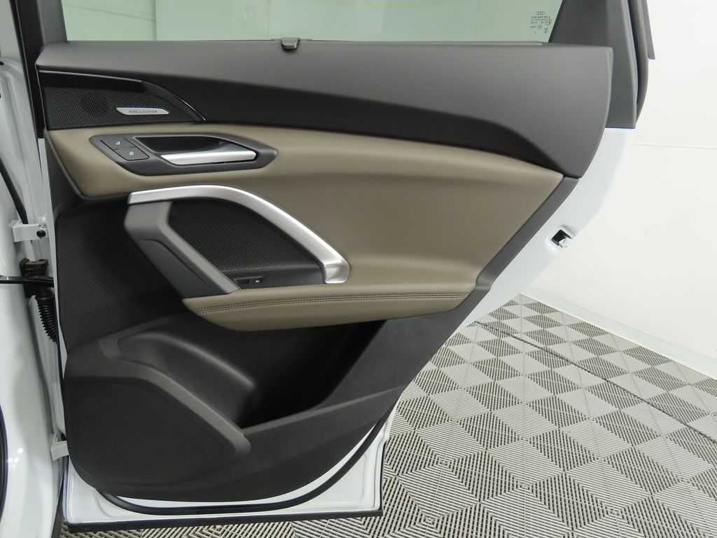 2025 Audi Q5  28