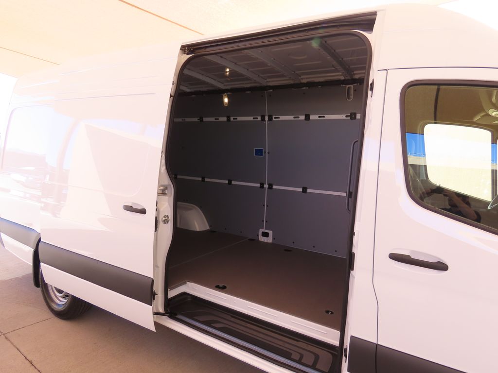 Thumbnail: 2026 Mercedes-Benz Sprinter - 21