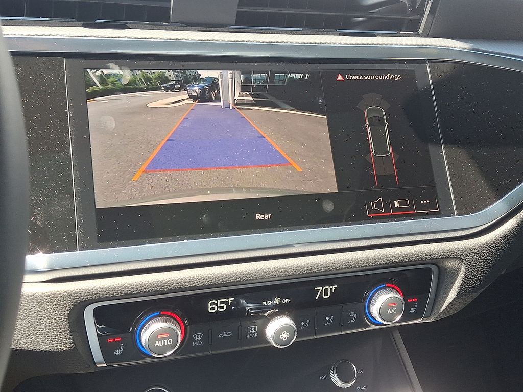 Thumbnail: 2025 Audi Q3 - 14