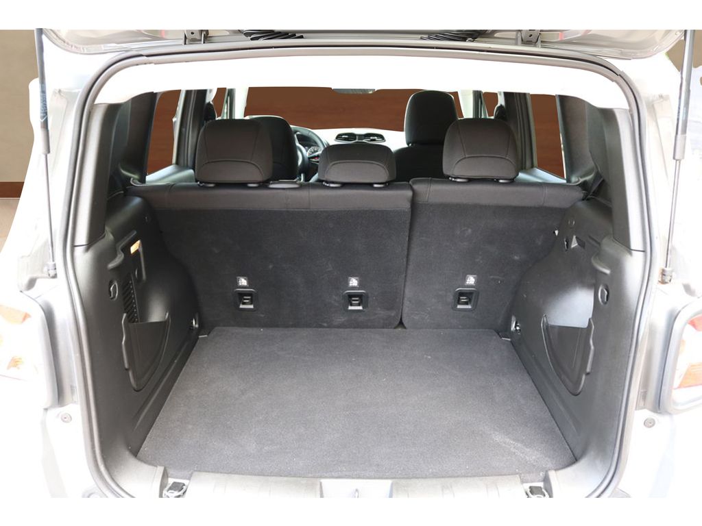 Used 2021 Gray Jeep Latitude image 15