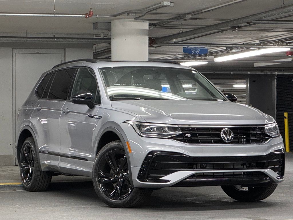 2024 Volkswagen Tiguan 2.0T SE R-Line Black 2