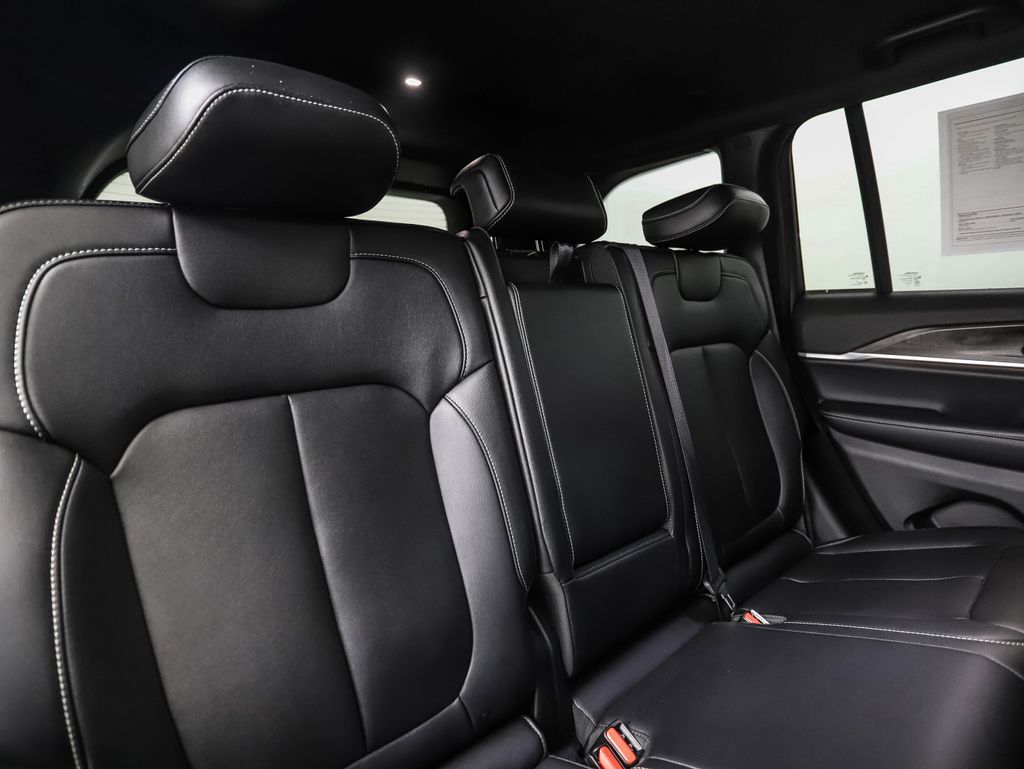 Thumbnail: 2025 Jeep Grand Cherokee - 27