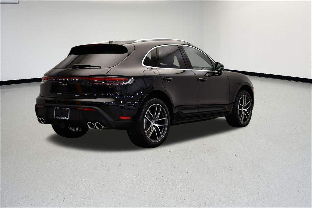 Thumbnail: 2026 Porsche Macan - 7