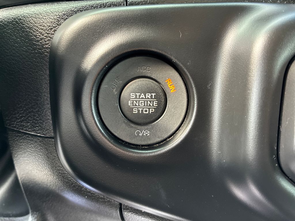 2022 Jeep Gladiator Overland White at Auto Express Mitsubishi