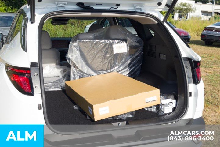 Used 2026 White Hyundai SEL image 8