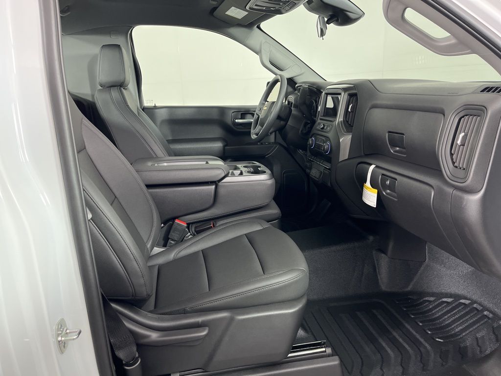 Thumbnail: 2026 Chevrolet Silverado 1500 - 8