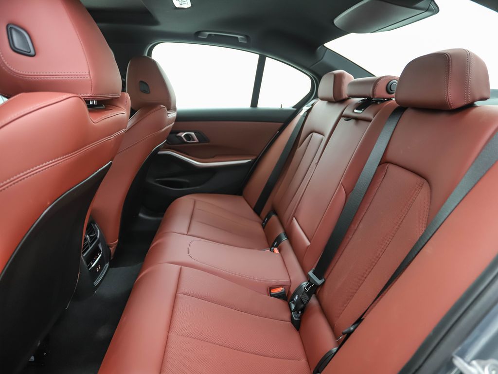 Thumbnail: 2025 BMW 3 Series - 21