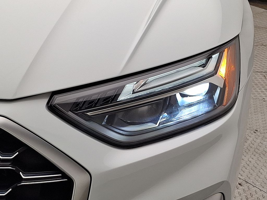 Thumbnail: 2023 Audi SQ5 - 9