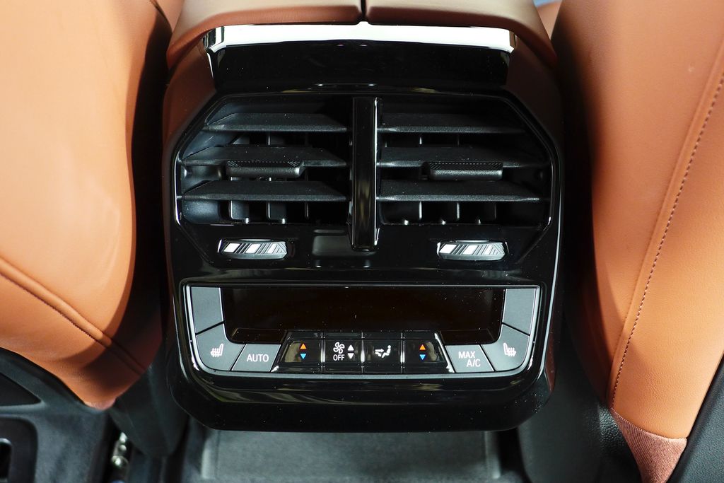 Thumbnail: 2023 BMW iX - 22