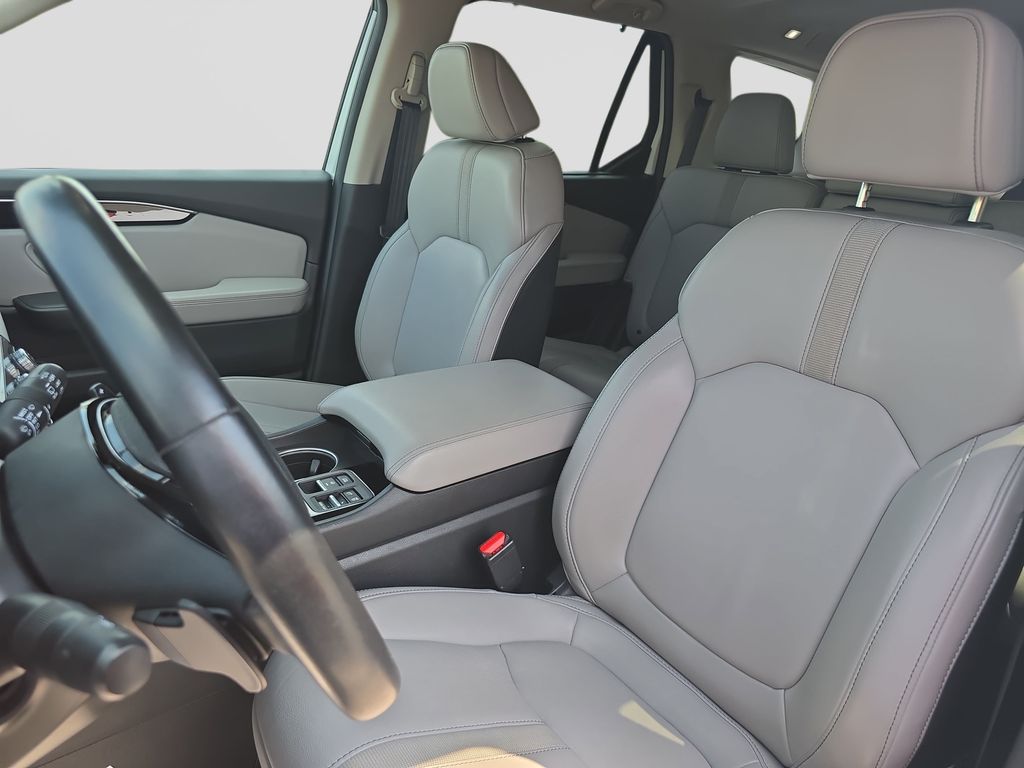 Used 2025 Honda Pilot SUV