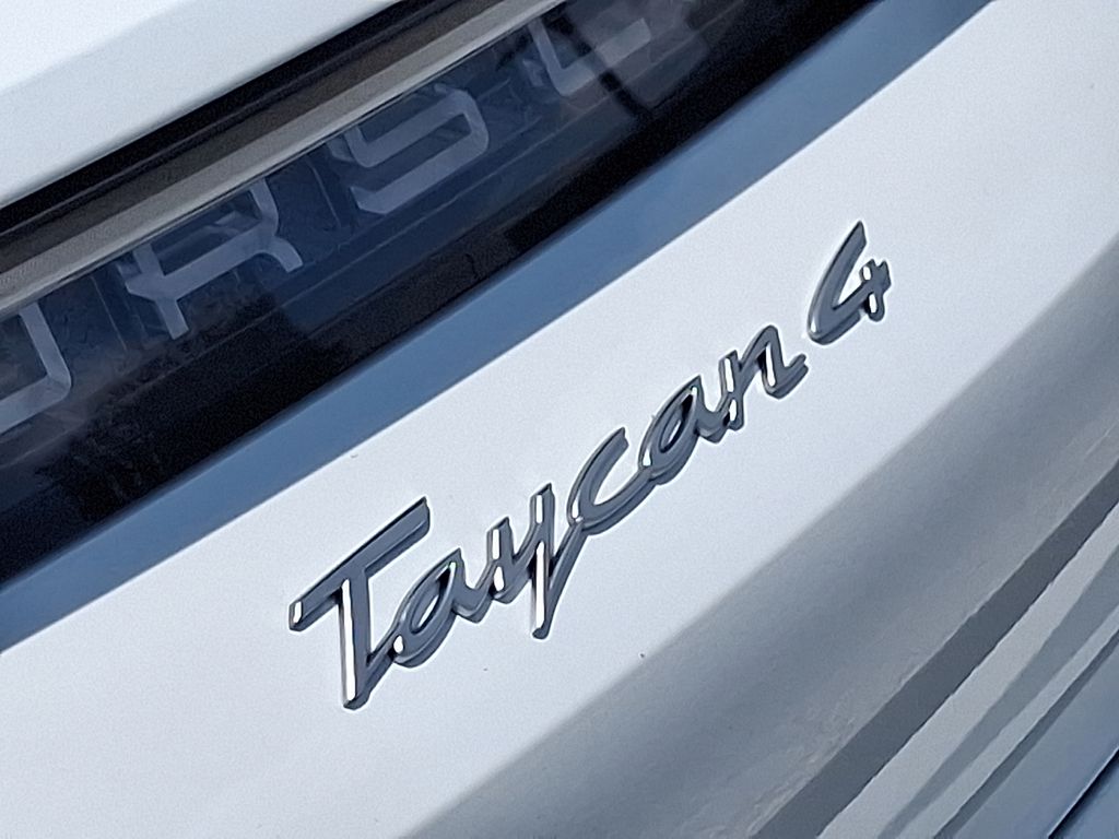 Thumbnail: 2025 Porsche Taycan - 27