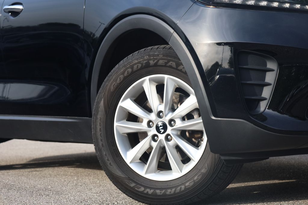 used 2019 Kia Sorento car, priced at $12,586