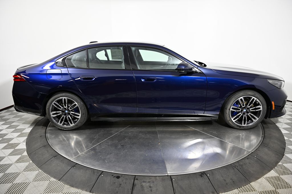 Thumbnail: 2026 BMW 5 Series - 6