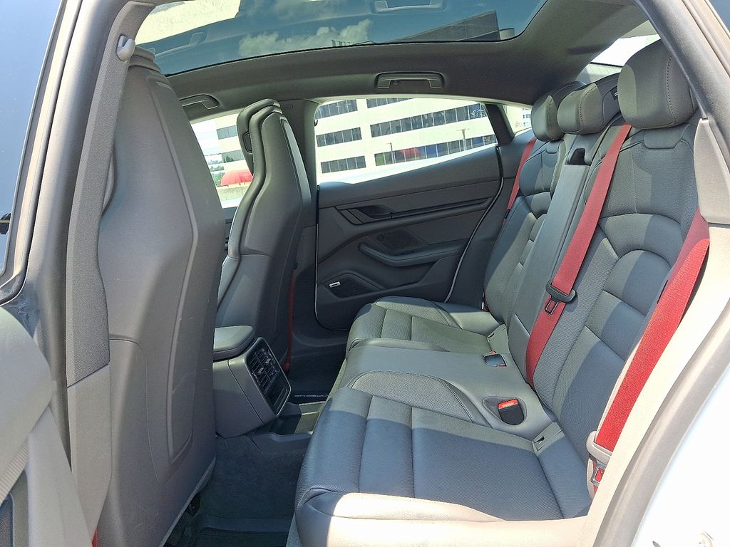 2021 Porsche Taycan  14