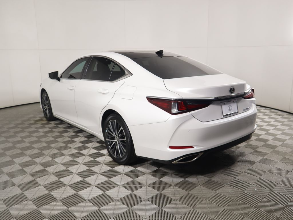 Thumbnail: 2023 Lexus ES - 7