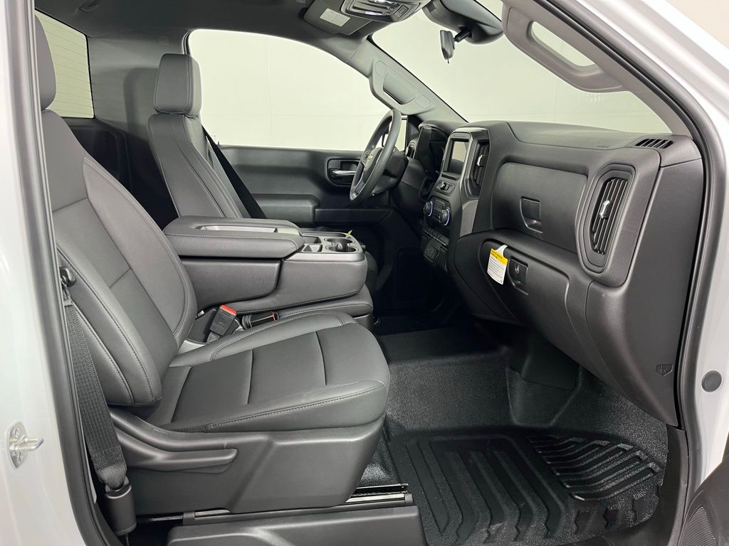 Thumbnail: 2026 Chevrolet Silverado 1500 - 9