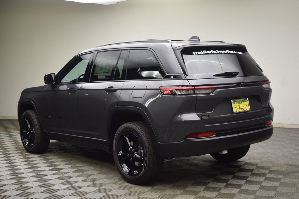 new 2025 Jeep Grand Cherokee car, priced at $44,555