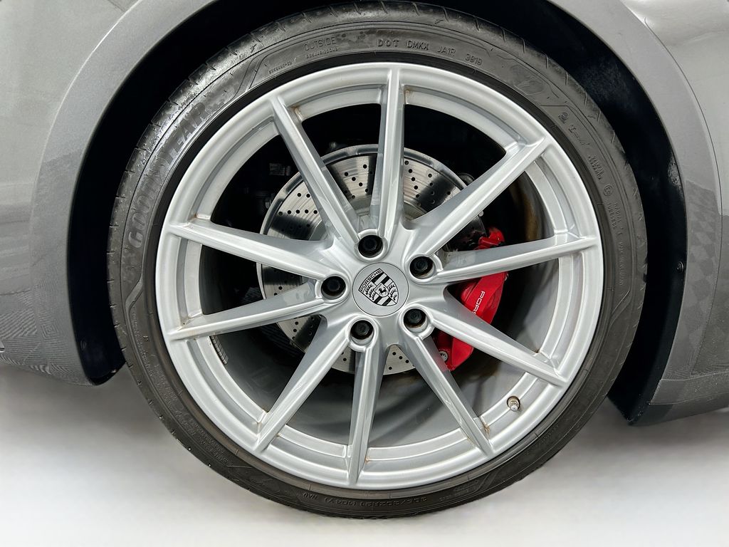 Thumbnail: 2020 Porsche 911 - 30