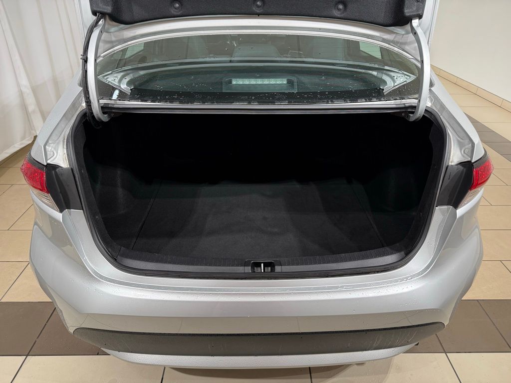 2022 Toyota Corolla LE 11