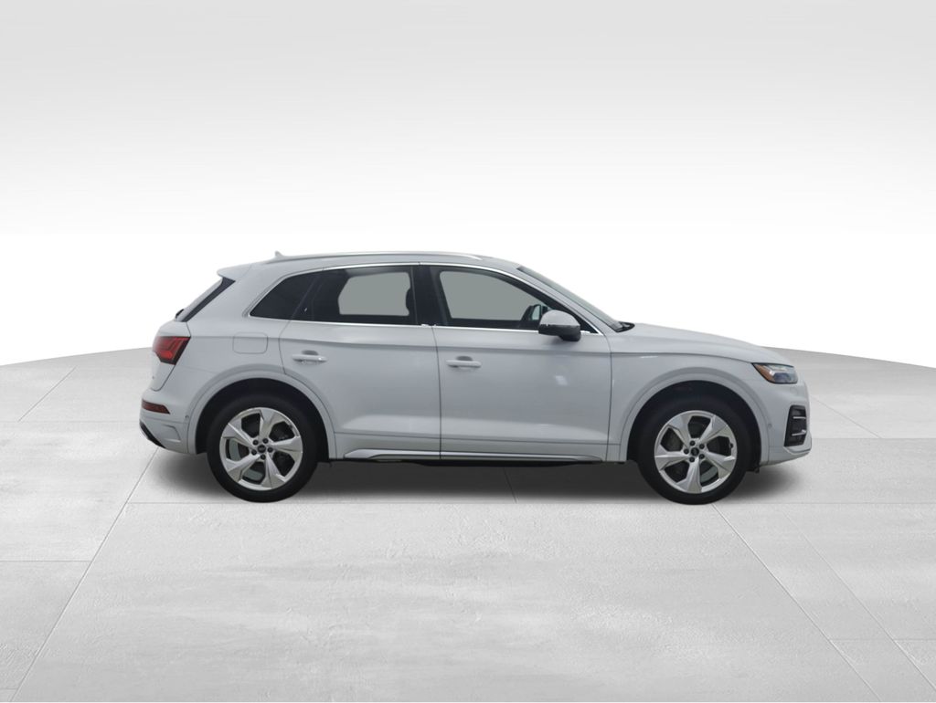 Thumbnail: 2021 Audi Q5 - 6