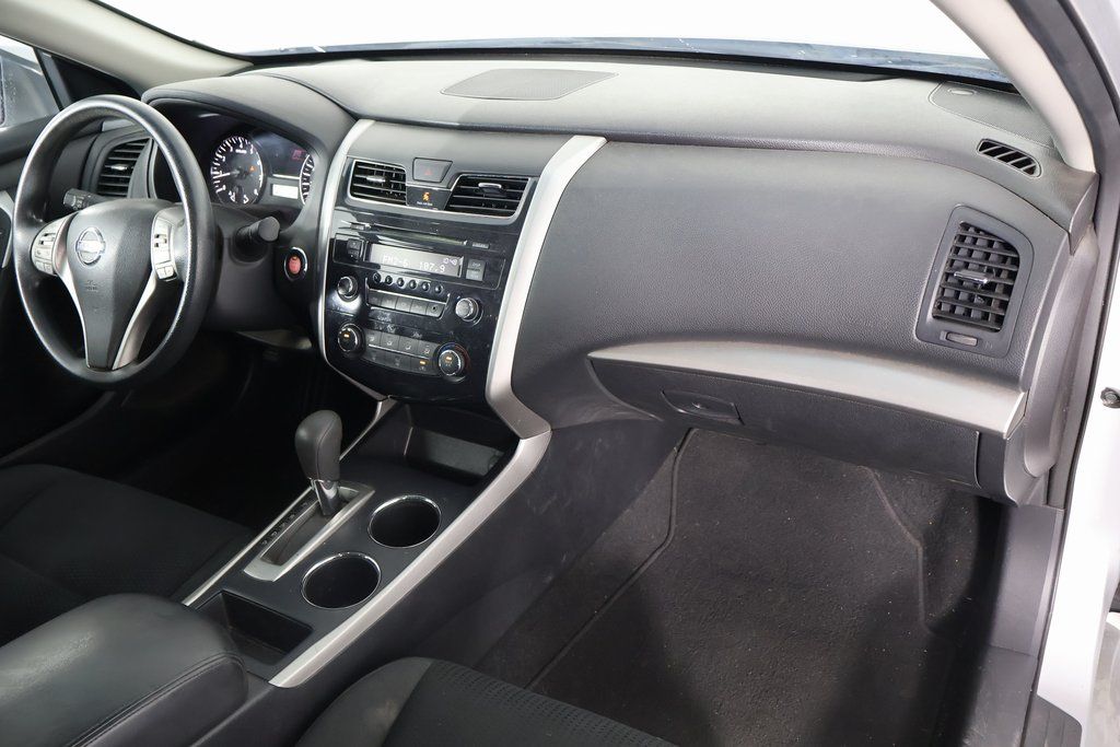 Thumbnail: 2015 Nissan Altima - 7