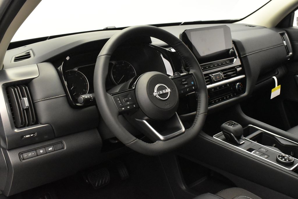 Thumbnail: 2025 Nissan Pathfinder - 15