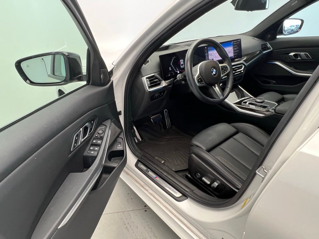 2023 BMW 3 Series 330i 23