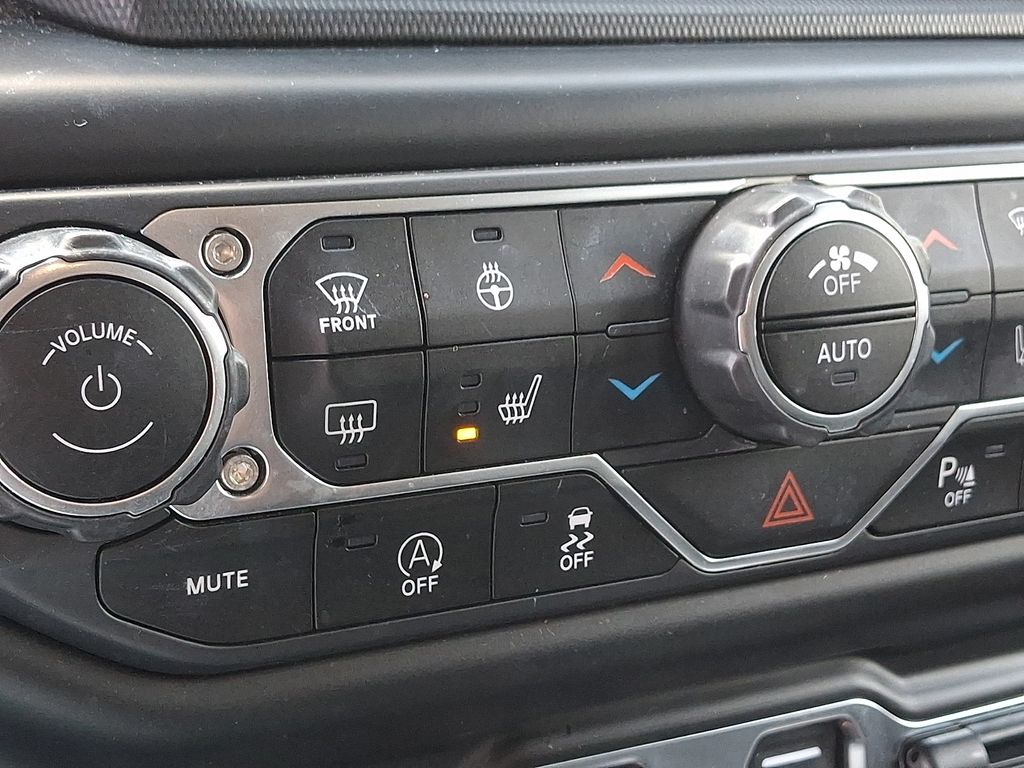 Thumbnail: 2020 Jeep Wrangler - 22