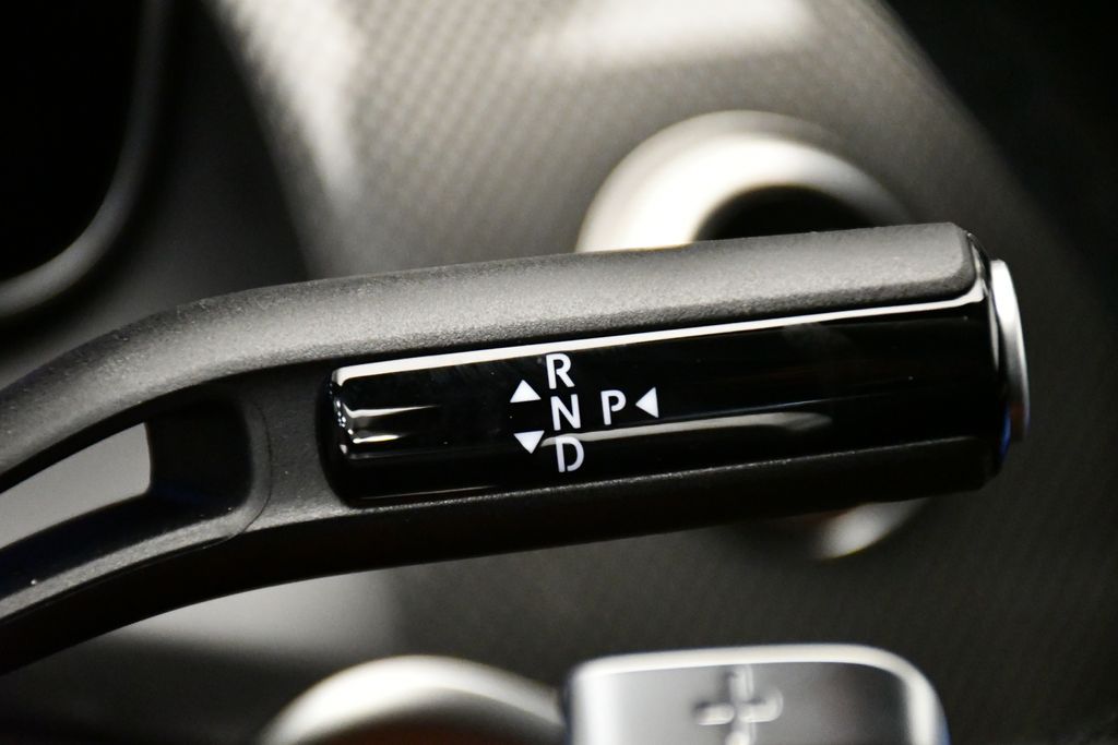 Thumbnail: 2025 Mercedes-Benz GLC - 24