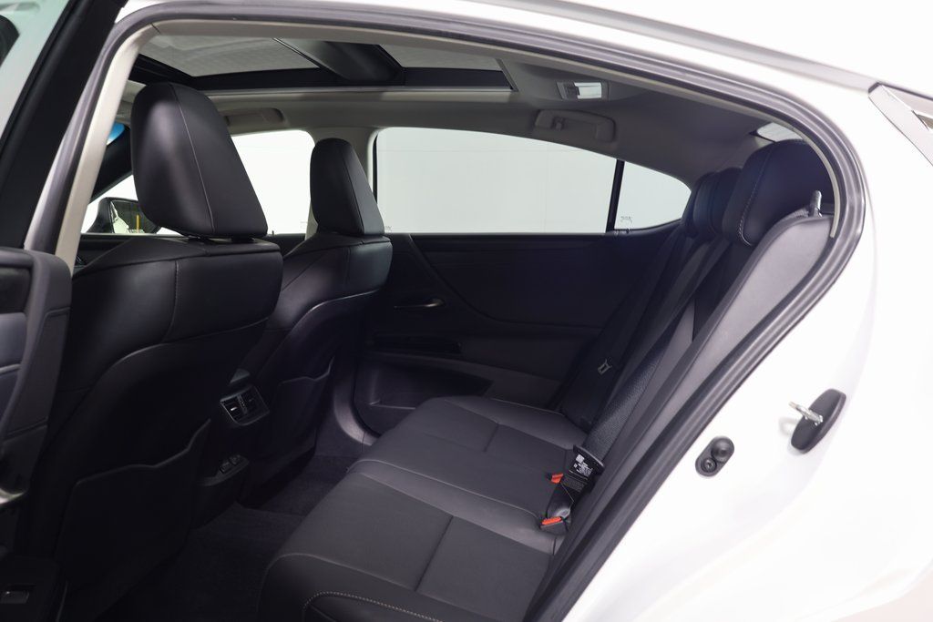 Thumbnail: 2024 Lexus ES - 11