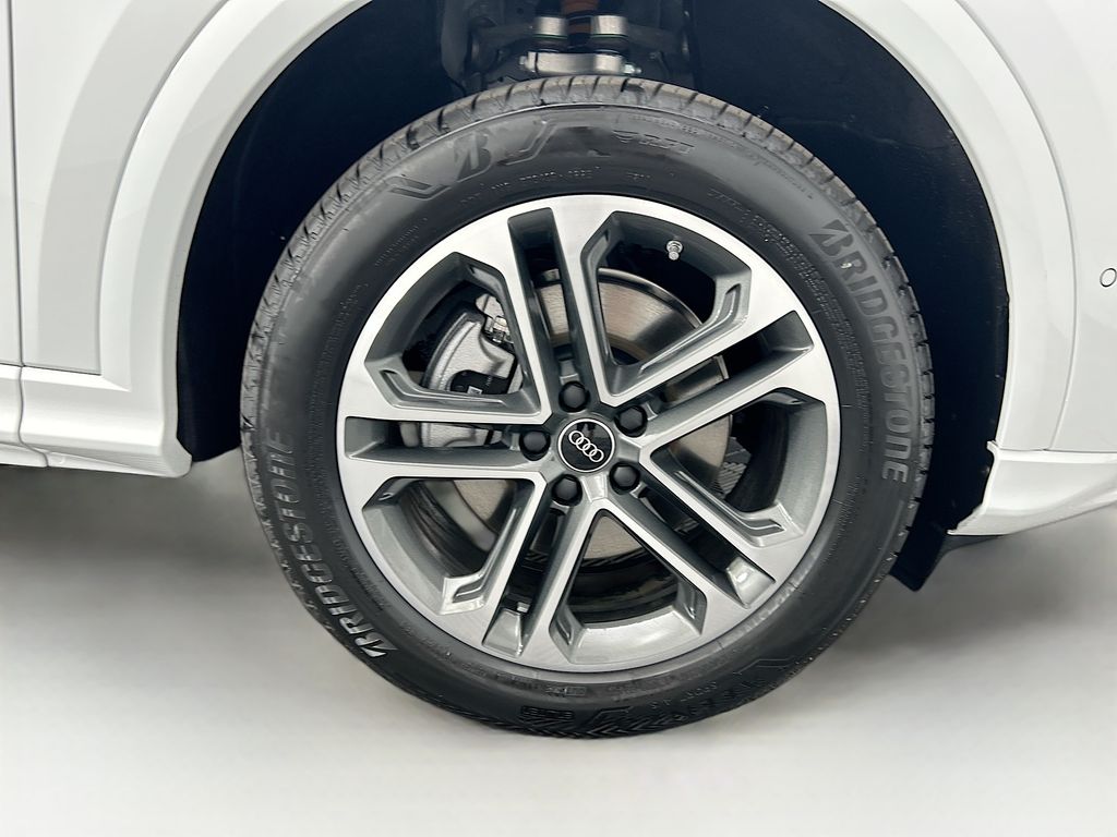 Thumbnail: 2025 Audi Q5 - 31