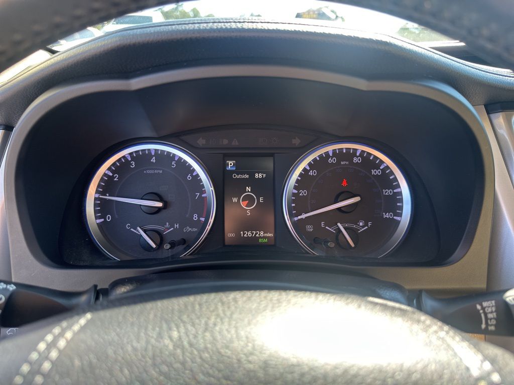 Used Car 2019 Toyota Highlander  Xle For Sale Under $25,000 In Austin, Texas