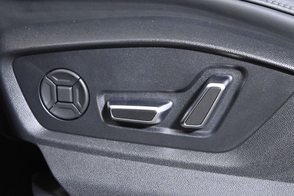 Thumbnail: 2026 Audi SQ8 - 29