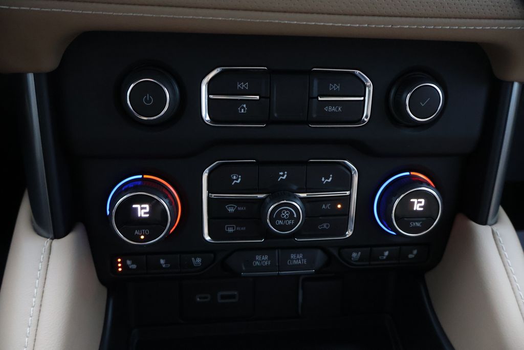 Thumbnail: 2023 Chevrolet Suburban - 27