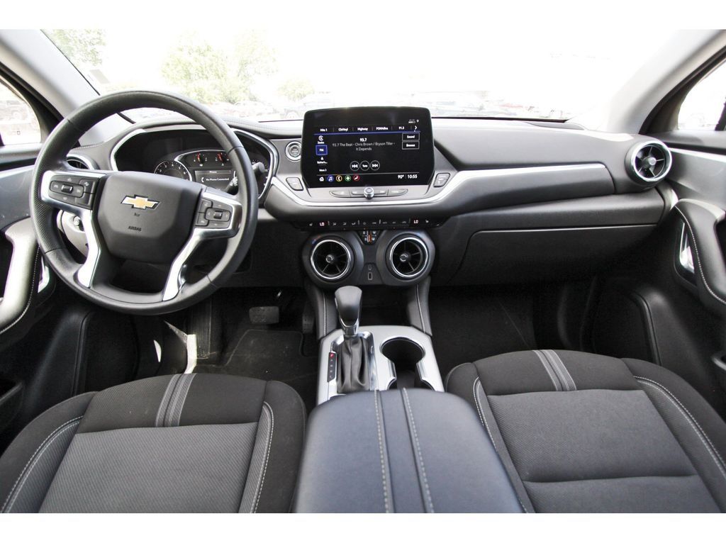 2025 Chevrolet Blazer LT - 8