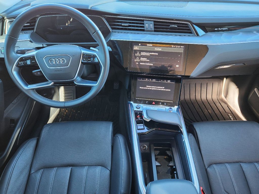 2024 Audi Q8 e-tron Prestige 26