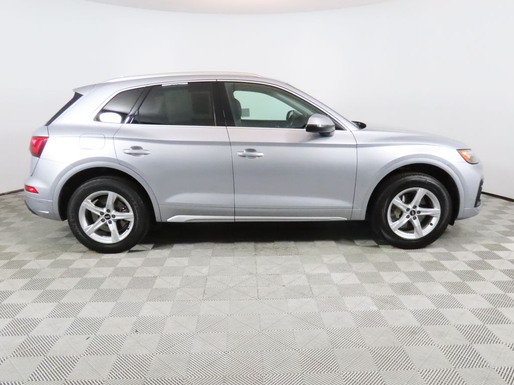 Thumbnail: 2022 Audi Q5 - 6