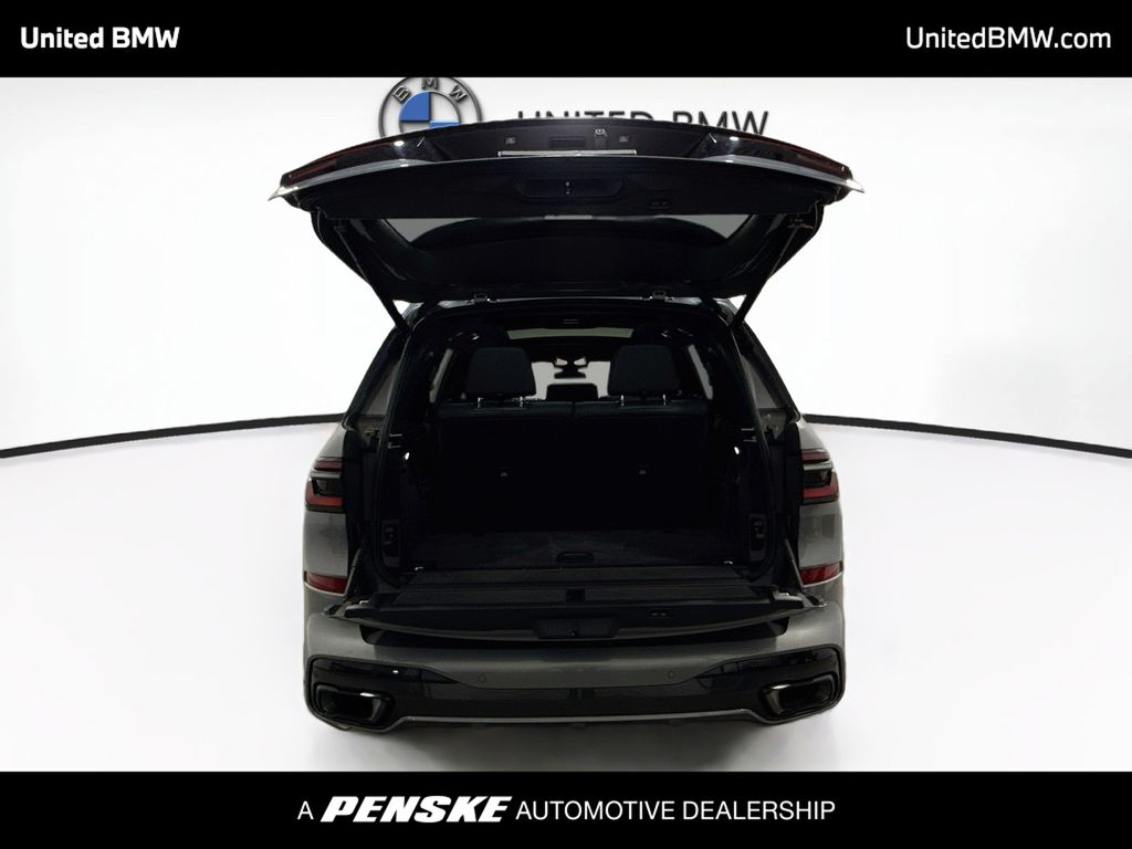 Thumbnail: 2024 BMW X7 - 15