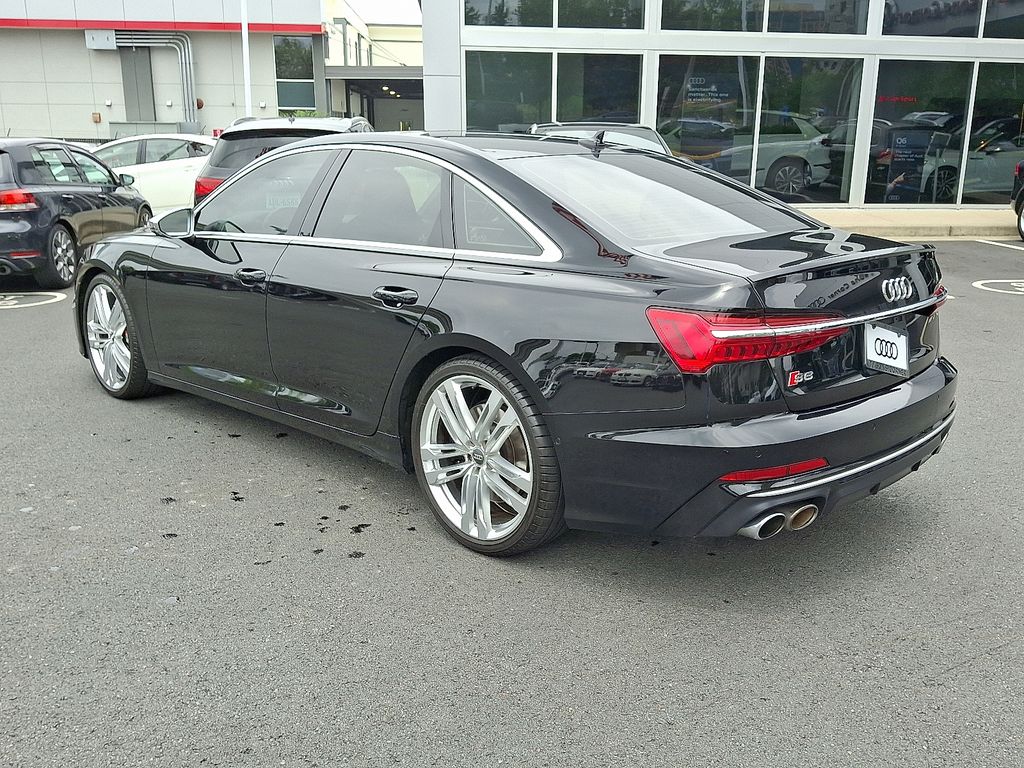 Thumbnail: 2020 Audi S6 - 6