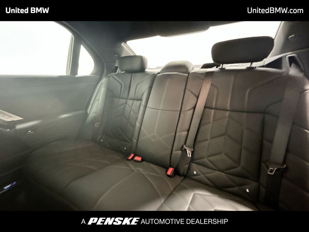 2025 BMW 7 Series 760i xDrive 21