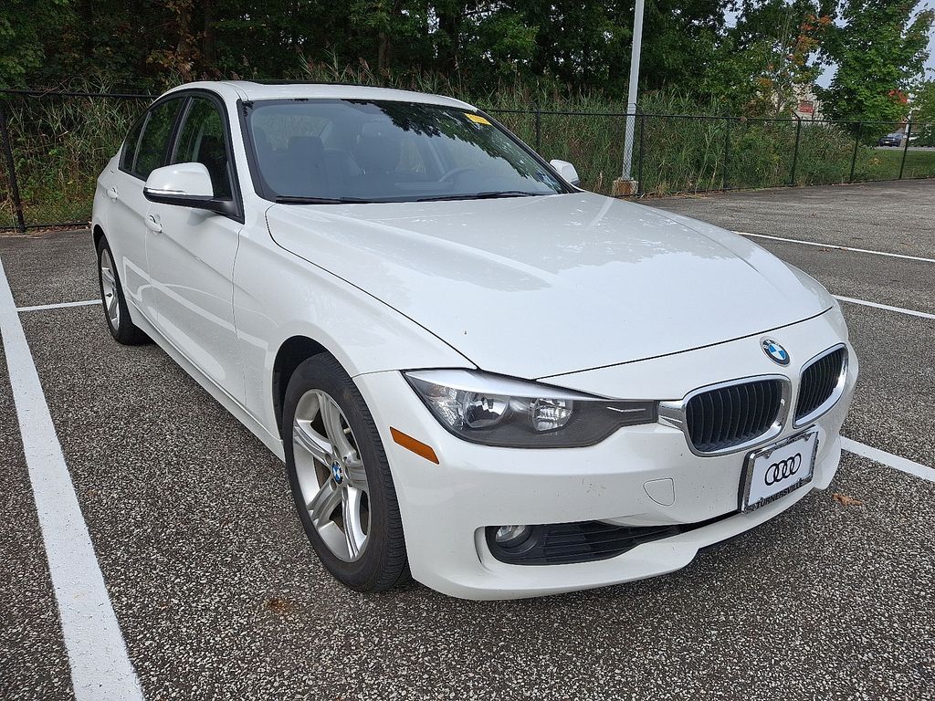 Thumbnail: 2015 BMW 3 Series - 3