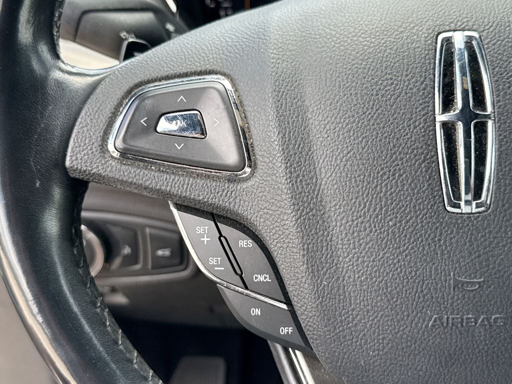 Thumbnail: 2017 Lincoln MKC - 26