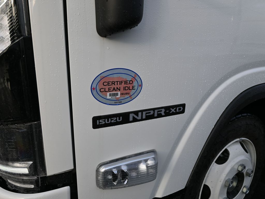2025 Isuzu NPR XD 