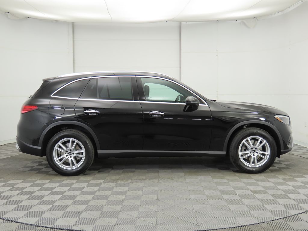 2025 Mercedes-Benz GLC 300 4