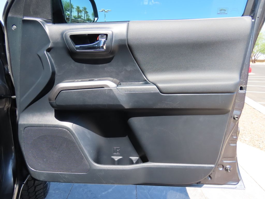 2018 Toyota Tacoma Limited 24